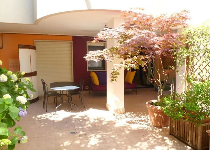 Lovely Private Garden For Four In