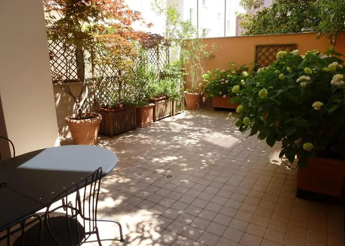 Lovely Private Garden For Four In