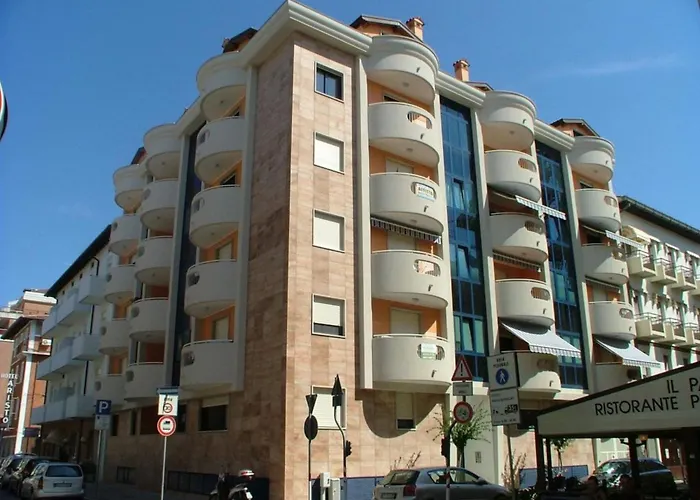 Lovely Private Garden For Four In Appartement *